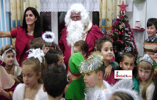 VIDEO Mos Crăciun a venit aseara la Clasa pregătitoare A a Şcolii Gimnaziale Nr. 7 din Resita