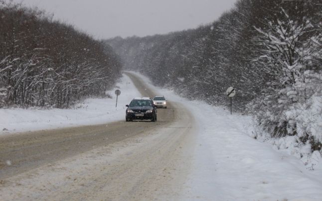 În Caraş-Severin se circula în condiţii de iarnă fara drumuri inchise