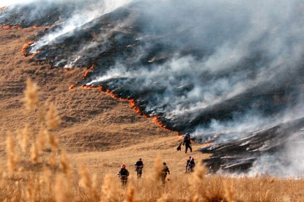 VIDEO Comitetul Județean pentru Situații de Urgență convocat din cauza incendiilor de vegetatie