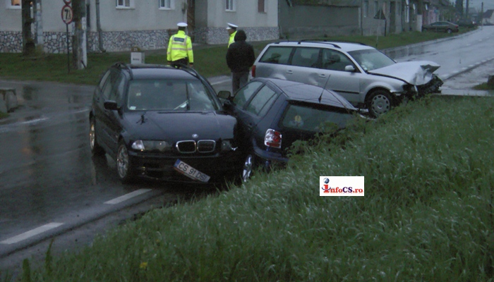 EXCLUSIV VIDEO Accident-carambol cu 3 maşini şi 4 victime la Brebu