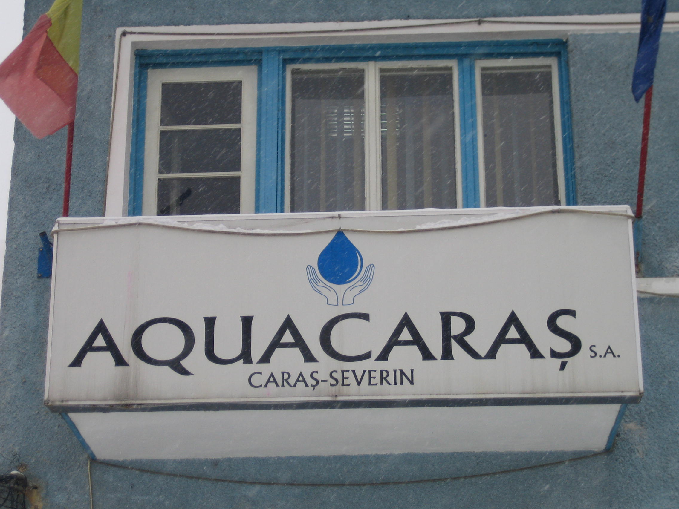 Furnizorul de apa Aquacaraş SA, a inchis casieriile din Anina si Moldova Noua