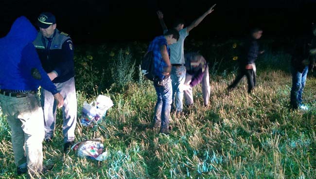 12 Migranti prinsi la frontiera cu Serbia la Latunas