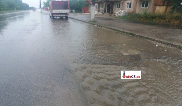 VIDEO Mai multe strazi au fost inundate la Lugoj dupa o ploaie torentiala de o ora