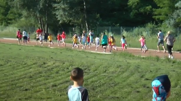 VIDEO Ultima zi de scoala s-a incheiat sportiv pentru clasele pregatitoare de la Gen 7 Resita