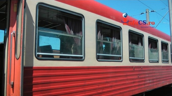 VIDEO Conditii inumane oferite calatorilor cu trenul si autobuzele pe canicula
