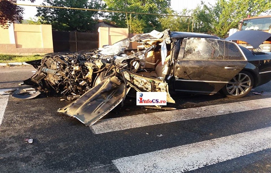 UPDATE VIDEO Un tanar de 16 ani din masina care a provocat accidentul de la Bocșa a murit azi