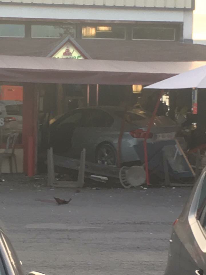 BREAKING NEWS Atentat la Paris: O mașină a intrat într-un restaurant. O fetita de 8 ani a fost ucisa.. Mai multi raniti