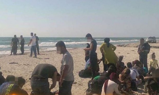 Zeci de migranți au ajuns, la bordul unei bărci, pe litoralul Mării Negre, între 2 Mai și Vama Veche
