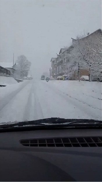 Codul galben de ninsori şi vreme rea nu a fost luat în serios de autorităţi VIDEO