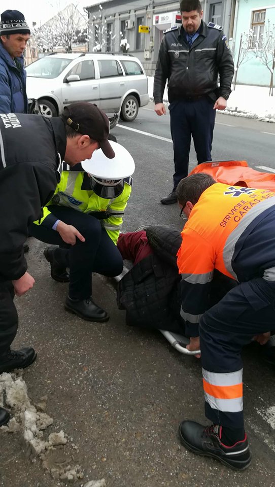 Accident de circulatie in fata politiei la Bocsa  VIDEO