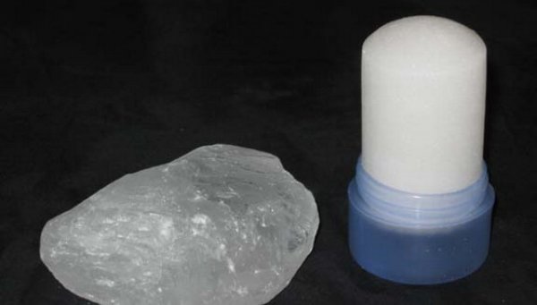 Avantajele deodorantului natural de cristal (piatra de alaun)