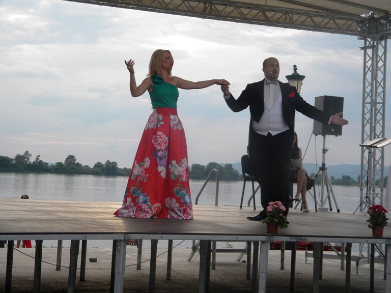Eveniment cultural de exceptie la Moldova Noua – Seară de operă în natură – Ediția a III a