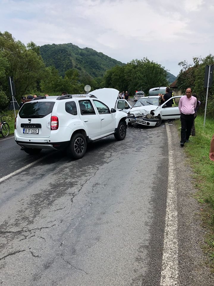 Accident de circulaţie cu 5 victime în Caras Severin pe DN58 la Vama Marga