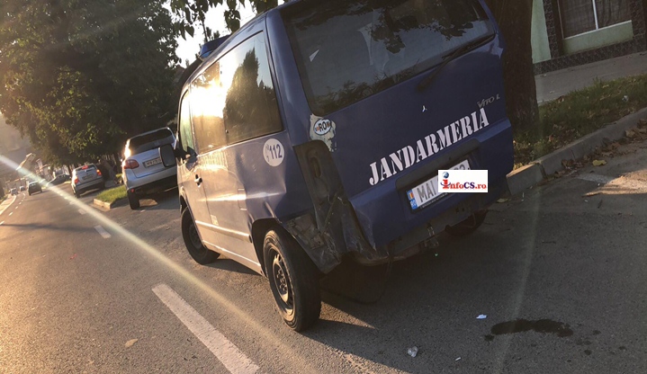 Maşina jandarmeriei implicată într-un accident la Muncitoresc VIDEO