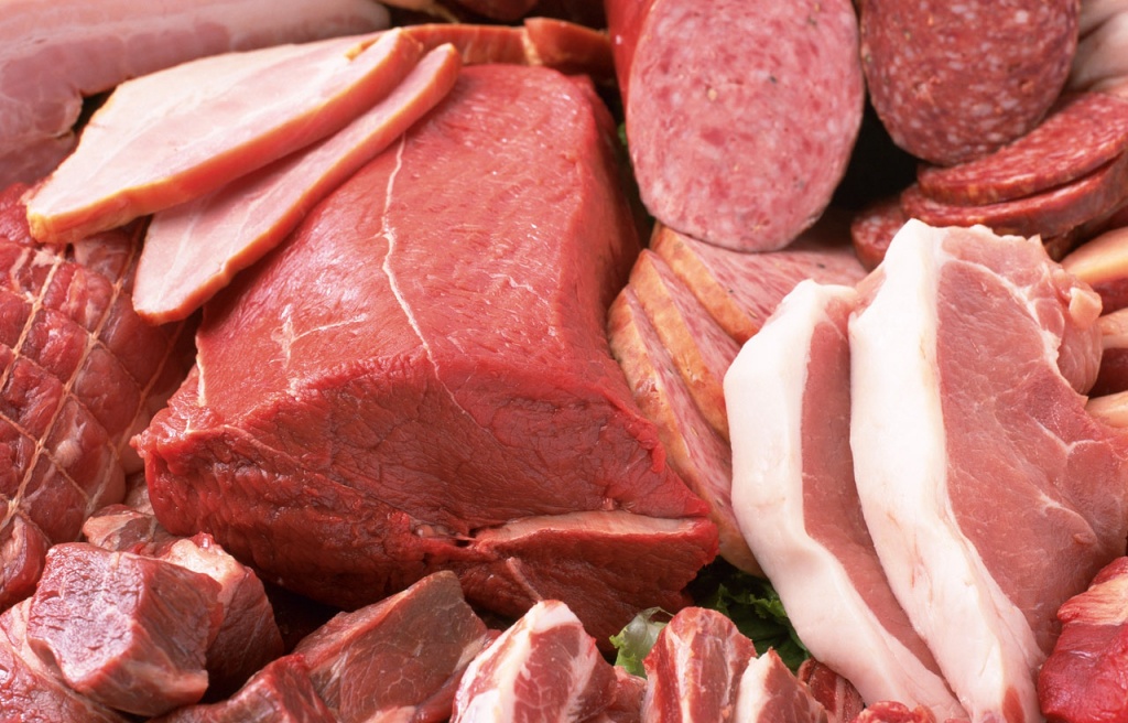 Carnea de porc devine intangibilă pentru români. De Crăciun vom mânca doar murături