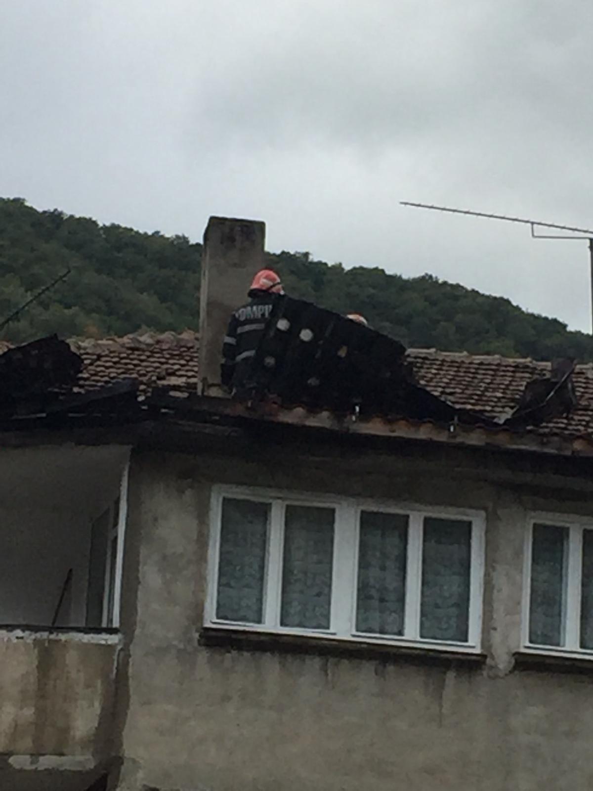Doua incendii intr-o zi in zona Oravita – Atenție la coșurile de fum