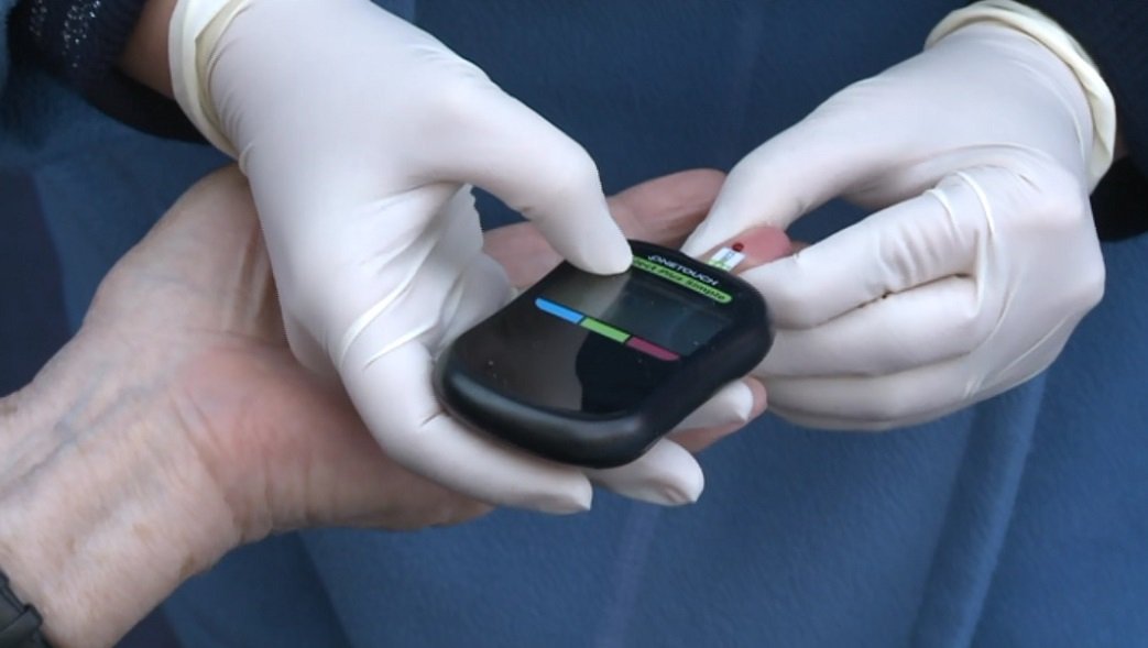 Sute de resiteni si-au verificat glicemia gratuit de ,,Ziua mondiala a diabetului” VIDEO