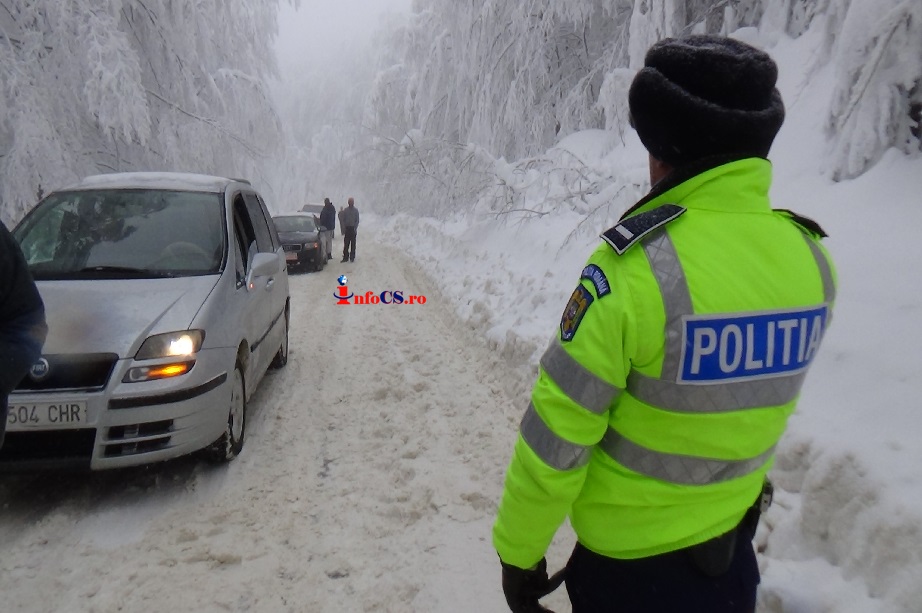 Drumul spre Semenic blocat fiindcă drumarii nu au intervenit – din nou VIDEO