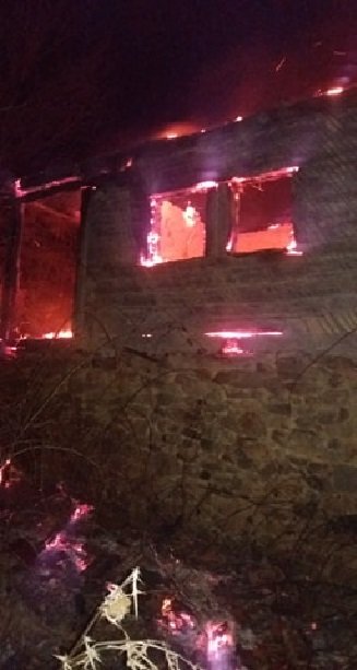 Dezastru lângă Reşita – Incendiu de vegetaţie extins la sălaşele din Lupac VIDEO