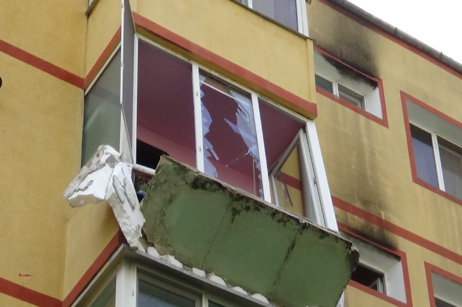 Explozie la un apartament din Resita in vinerea neagra- Un barbat grav ranit VIDEO