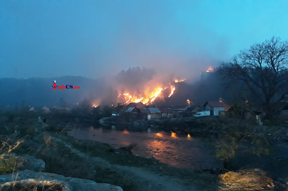 Incendiu violent la marginea Resitei, 150 de case in pericol EXCLUSIV VIDEO