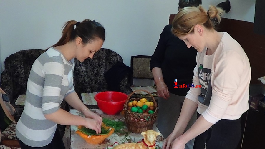 Vopsitul ouălor in Vinerea Neagra la Lăpuşnicu Mare VIDEO