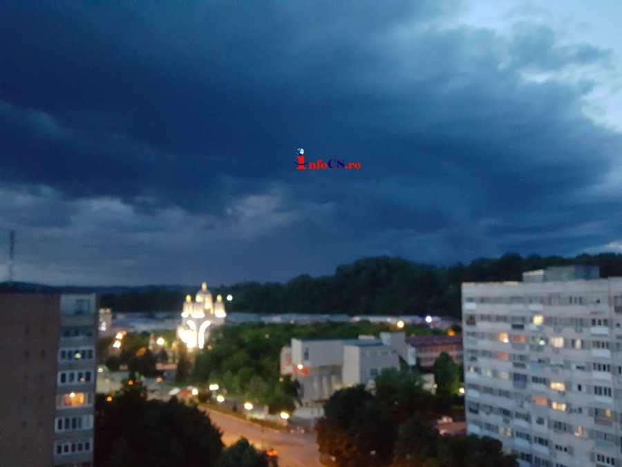 Alerta meteo- Un ciclon periculos loveşte România