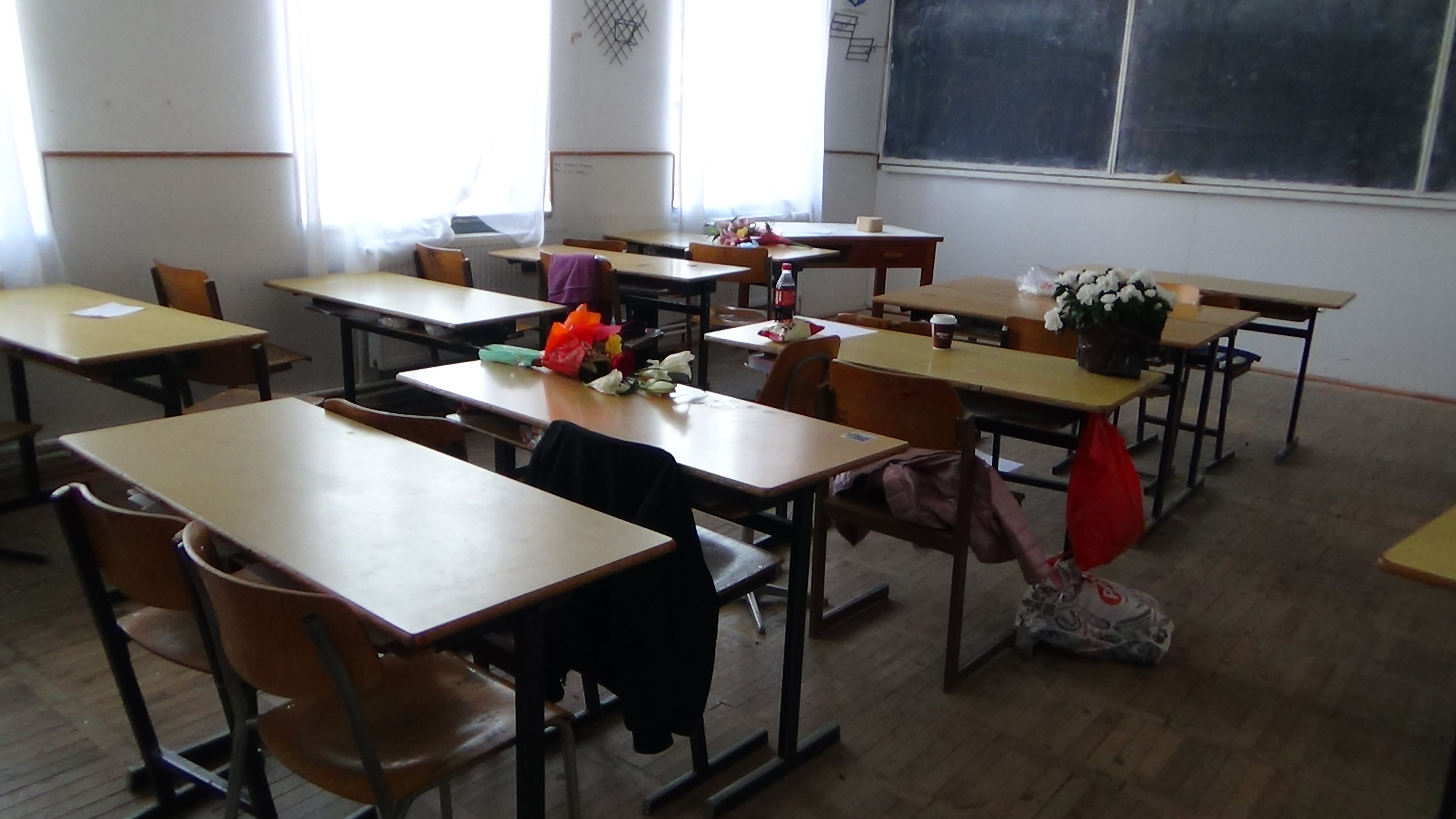 Amenintare cu bomba la liceul Tata Oancea din Bocsa din Caras Severin VIDEO EXCLUSIV