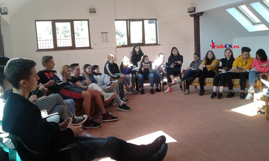 4 tineri din Reșița într-un proiect împotriva fenomenului fake news   