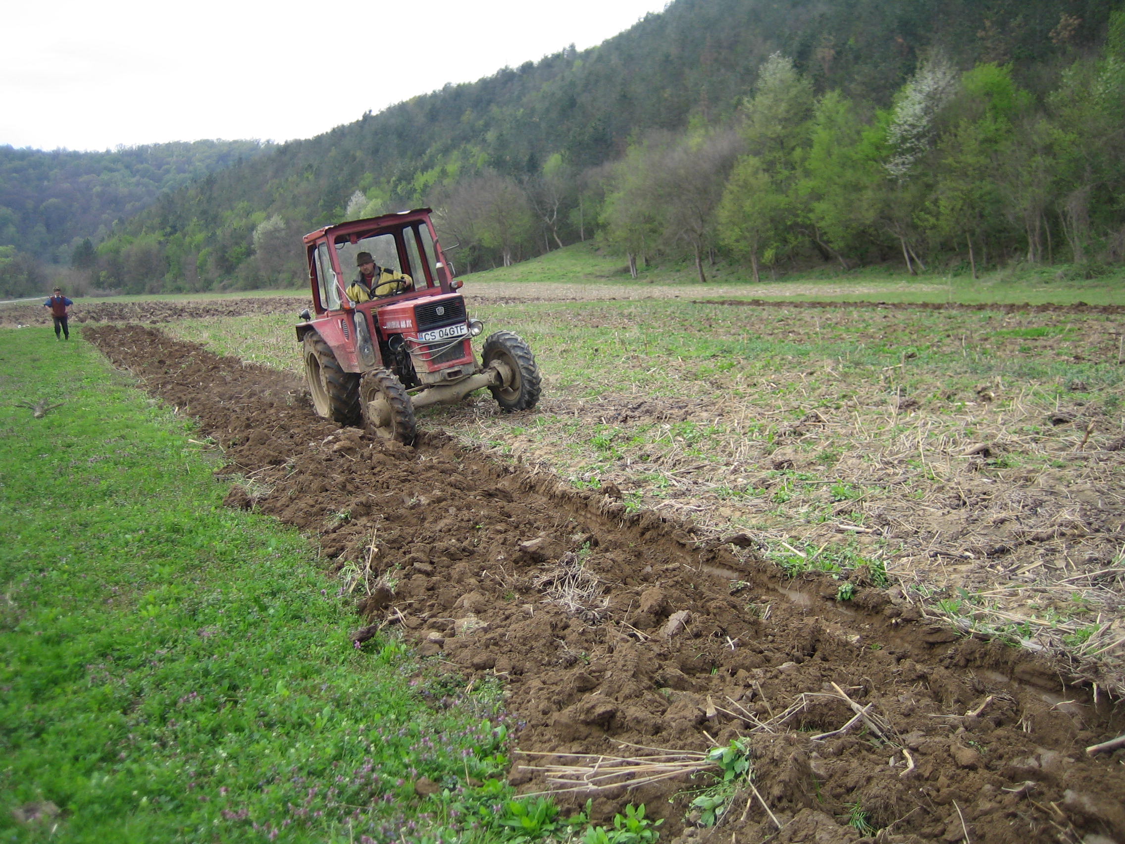 In 12 ani România va pierde tot terenul arabil – cu ajutorul clasei politice