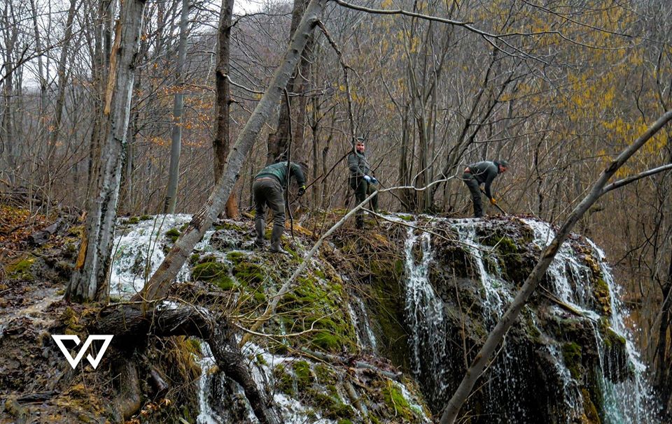 Cascada Moldovita isi asteapta vizitatorii mai curata, mai igienizata, in straie noi