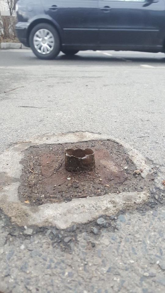 Pericolul din asfaltul trotuarelor – Semnaleaza si tu