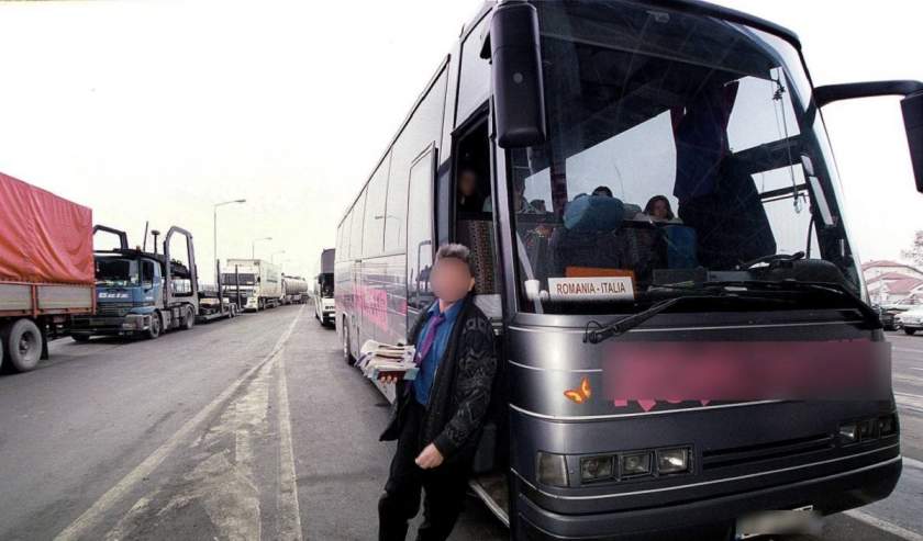 Transportul rutier de persoane către şi din Italia, suspendat între 10 şi 31 martie