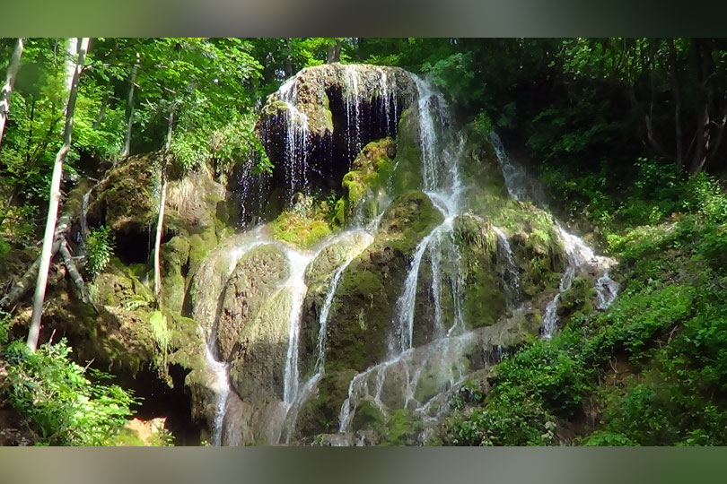 Perle turistice neștiute din sudul Banatului – Cascadele Modavița și Burăul Mare VIDEO