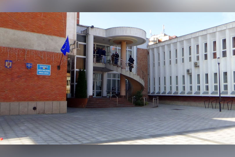 Romeo Dunca (PNL) și cei 30 de consilieri județeni din Caraș-Severin, au depus azi jurământul și se pot apuca de treabă VIDEO