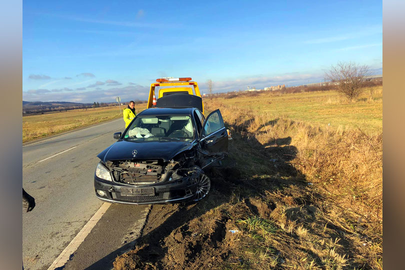 Ghinion – Accident cu trei autoturisme si o roată pe DN6 lângă Buchin VIDEO