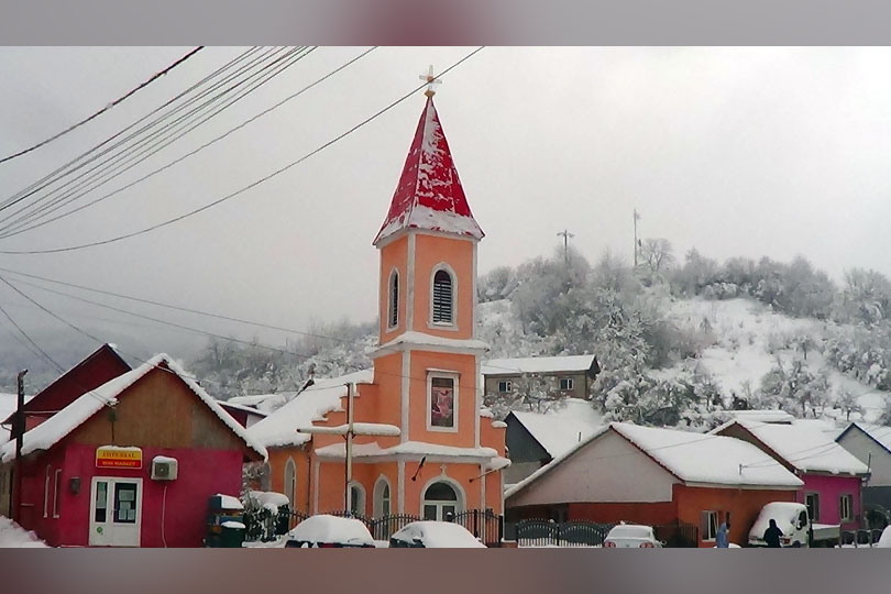 Iarnă de poveste în satele din Banatul Montan în Munții Locvei la Padina Matei VIDEO