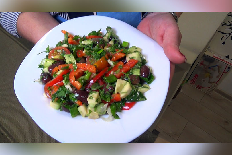 Ce mâncăm după sărbători?! Avocado – fructul minune consumat destul de des de bănățeni VIDEO