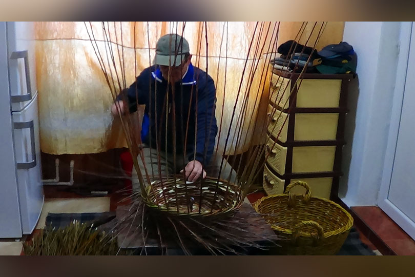 Împletirea nuielelor – tradiție veche pe cale de dispariție în Valea Almăjului VIDEO