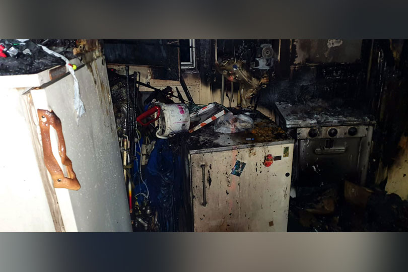 Un apartament a luat foc la Resita din cauza unui scurtcircuit electric