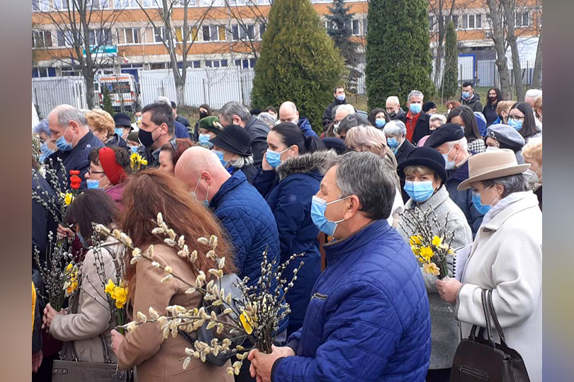 Bucurii de Florii! Frații creștini catolici – la ceas de sărbătoare- Floriile! VIDEO