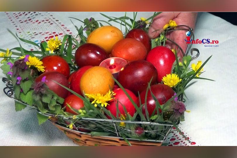 Vopsitul biologic al ouălor de Paște cu plante pentru culori naturale VIDEO
