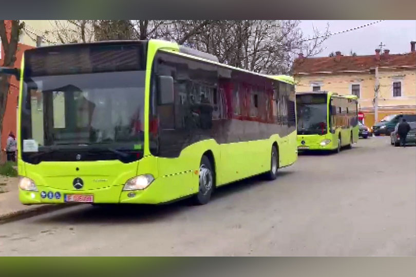 După zeci de ani de pauză, Oravița are de azi transport public de călători VIDEO