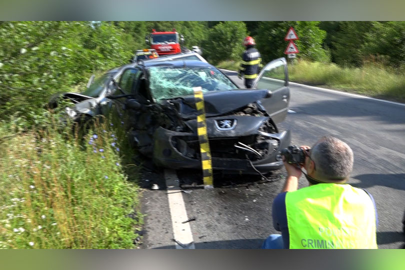 Accident de circulație cu impact frontal si trei victime pe DN58 la intrarea in Soceni  VIDEO