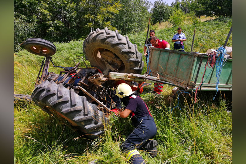 Tractor căzut pe o persoană intre Caransebeș si Delinești