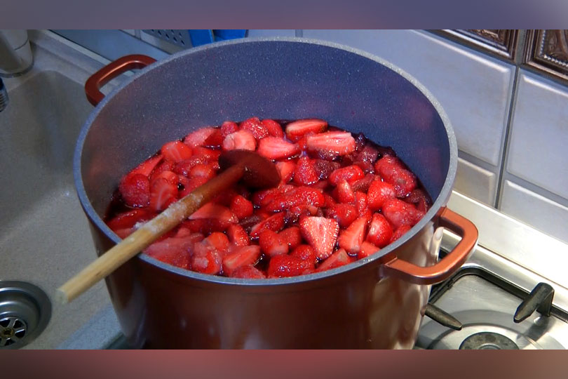 Dulceață tradițională de căpșuni – Dulceață cu două ingrediente VIDEO