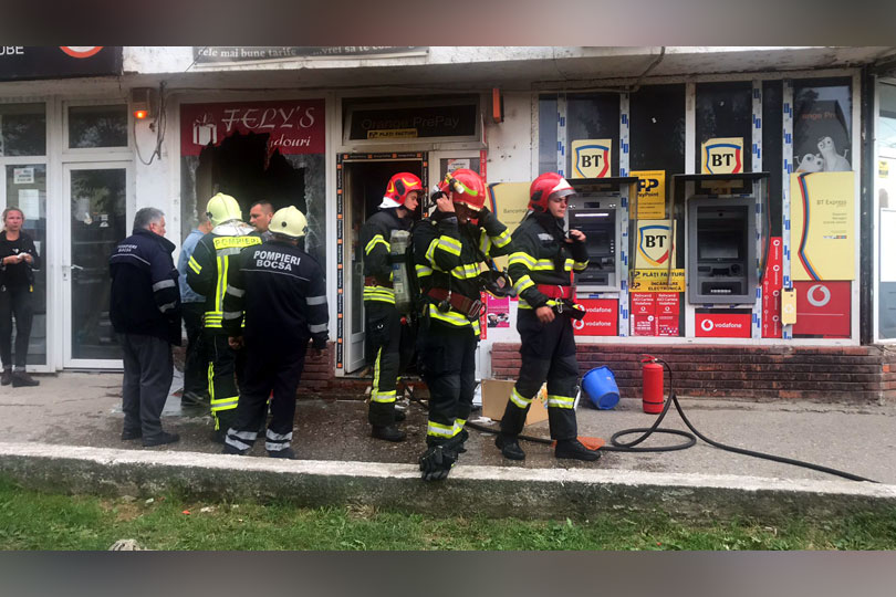 Foc la un magazin de telefoane din Bocșa Română VIDEO