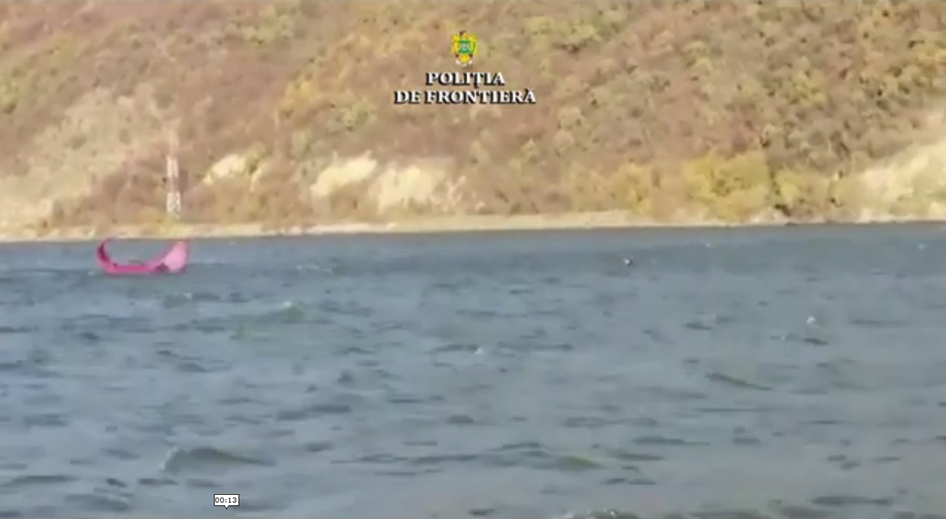 Sportiv român salvat de la înec de polițiștii de frontieră la Moldova Nouă VIDEO