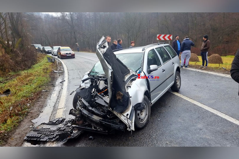 Accident pe DN58A între Moniom și Bocșa din cauza drumului alunecos VIDEO
