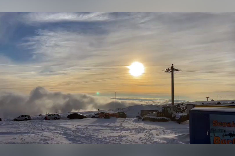 Iarna 2021 – 2022 a poposit pe Muntele Mic și se anunță generoasă în zăpadă VIDEO